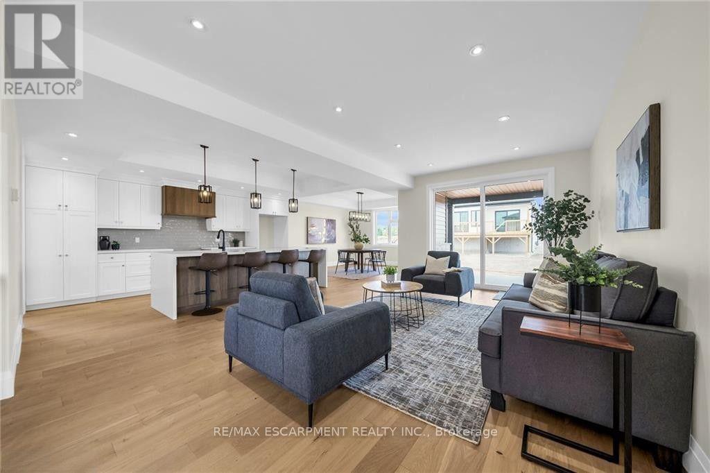 92 CRADDOCK BOULEVARD - 8