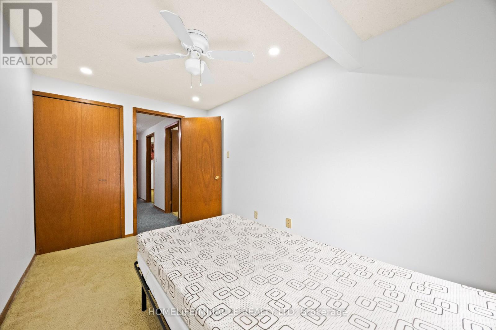 #8 1250 JALNA BOULEVARD - 27