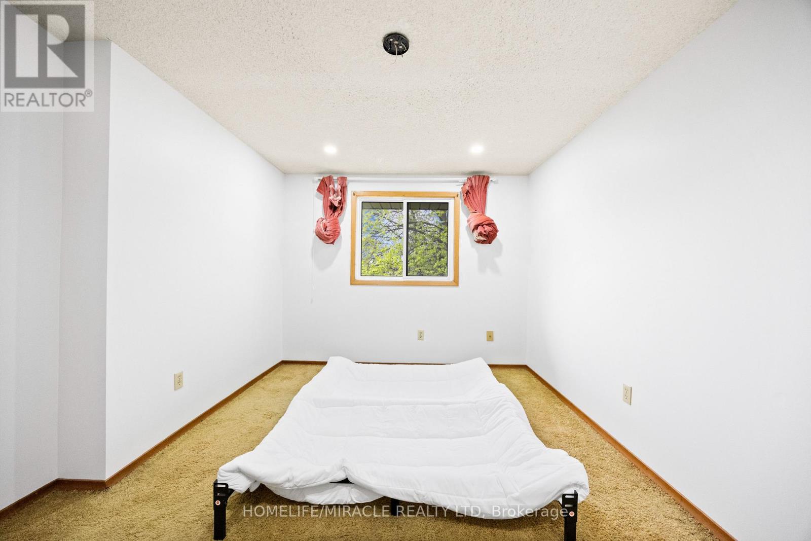 #8 1250 JALNA BOULEVARD - 34