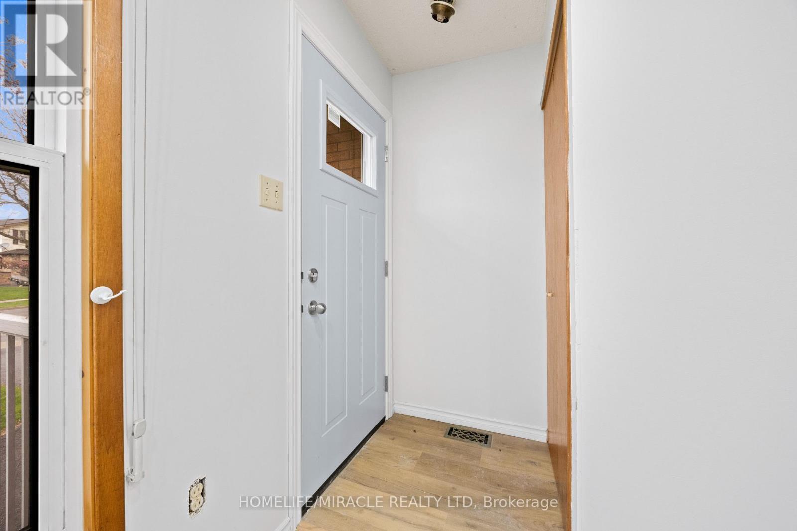 #8 1250 JALNA BOULEVARD - 7
