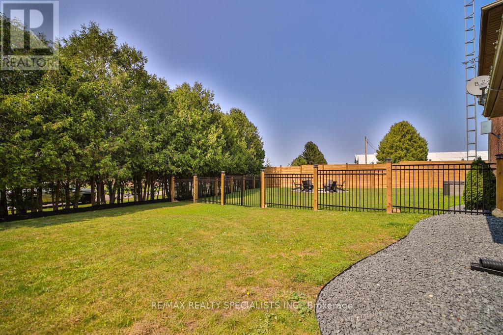 1467 NORFOLK COUNTY 19 ROAD - 32