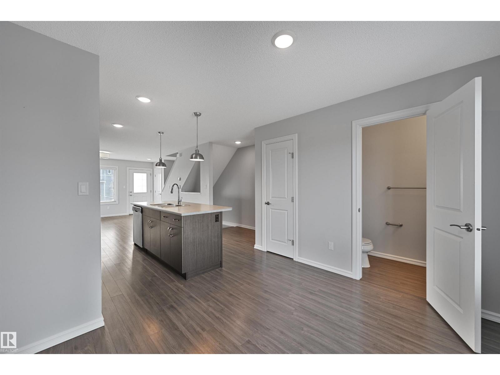 #34 2215 24 ST NW - 16