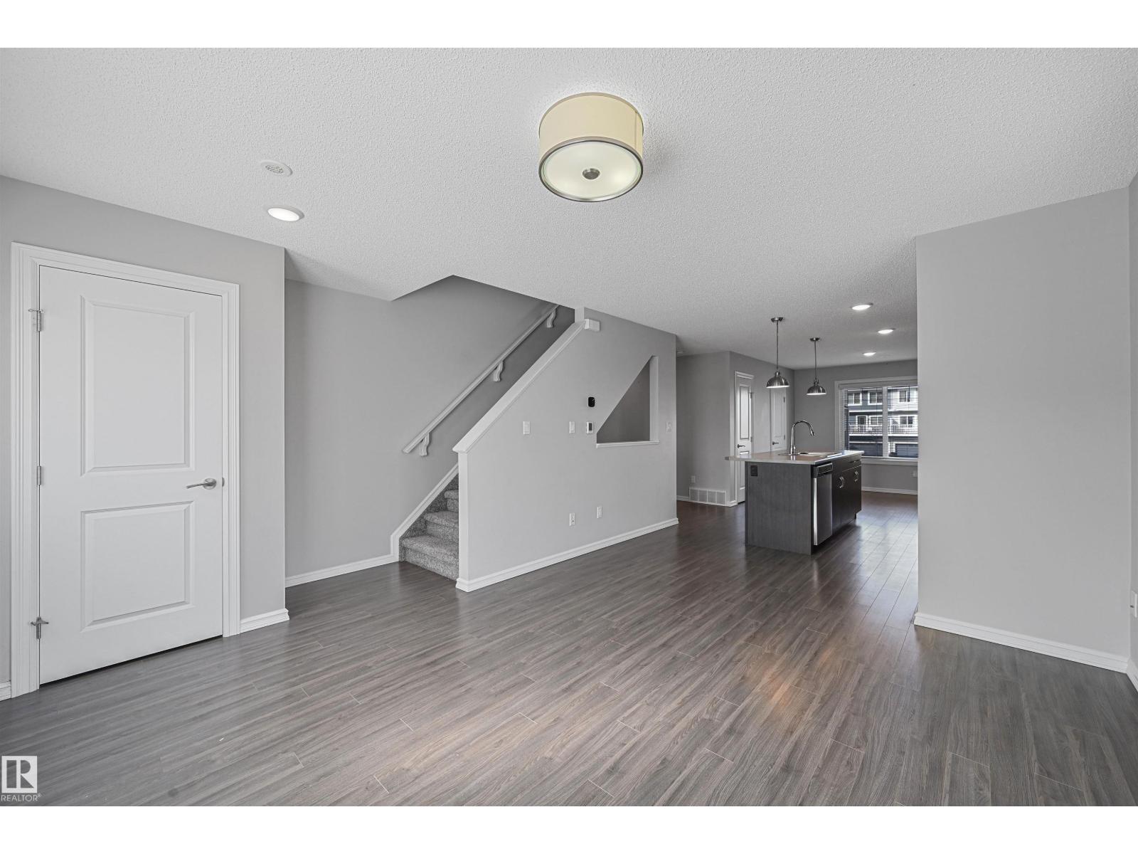 #34 2215 24 ST NW - 9