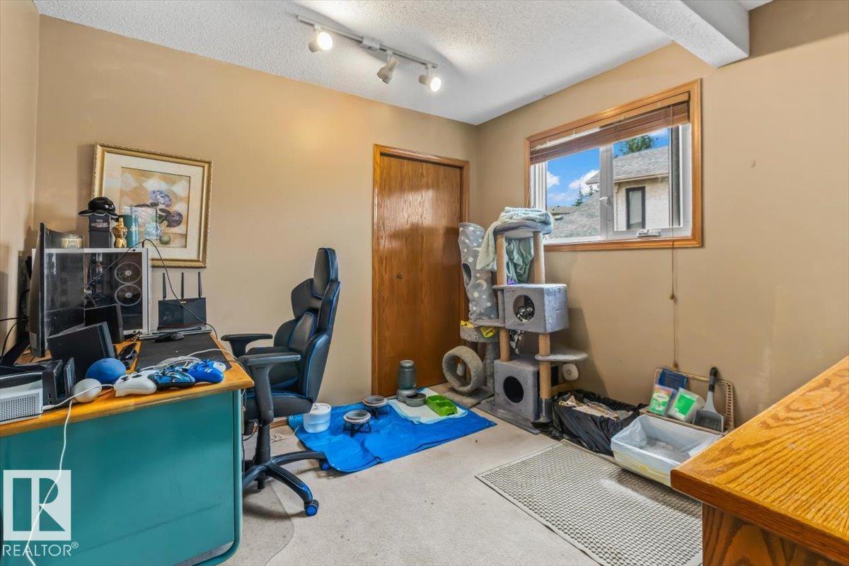 16 HARROLD PL - 17