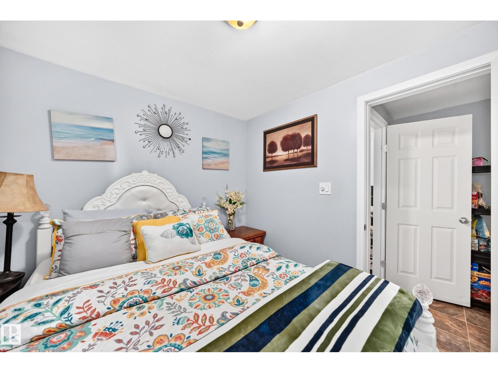 13815 62 ST NW - 39