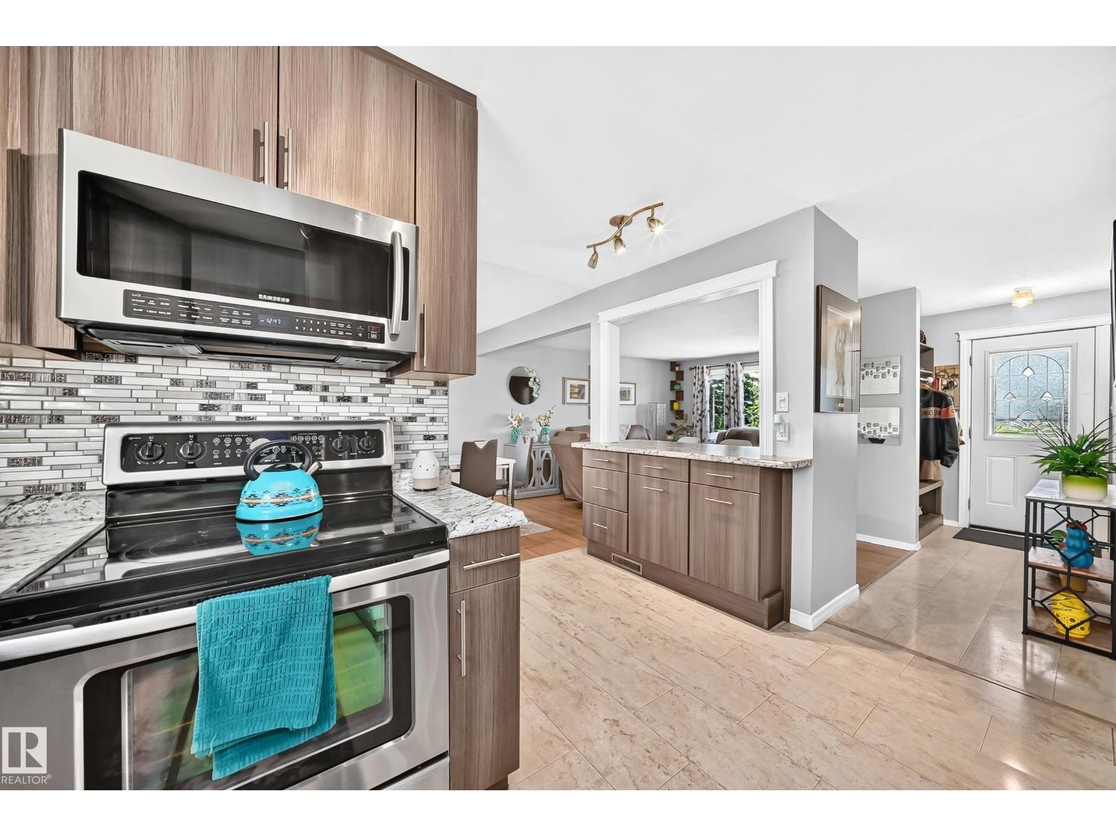 13815 62 ST NW - 17