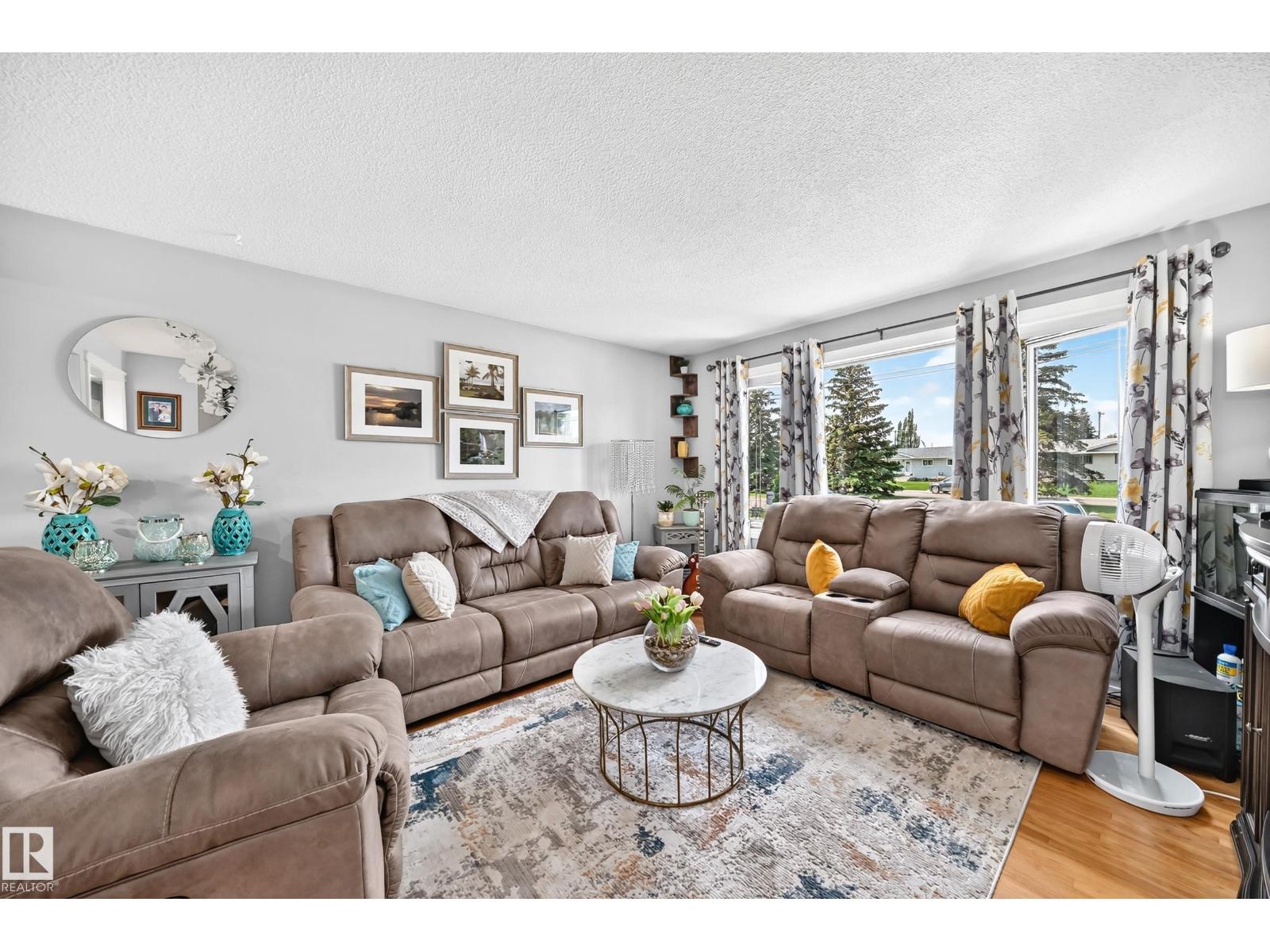 13815 62 ST NW - 5