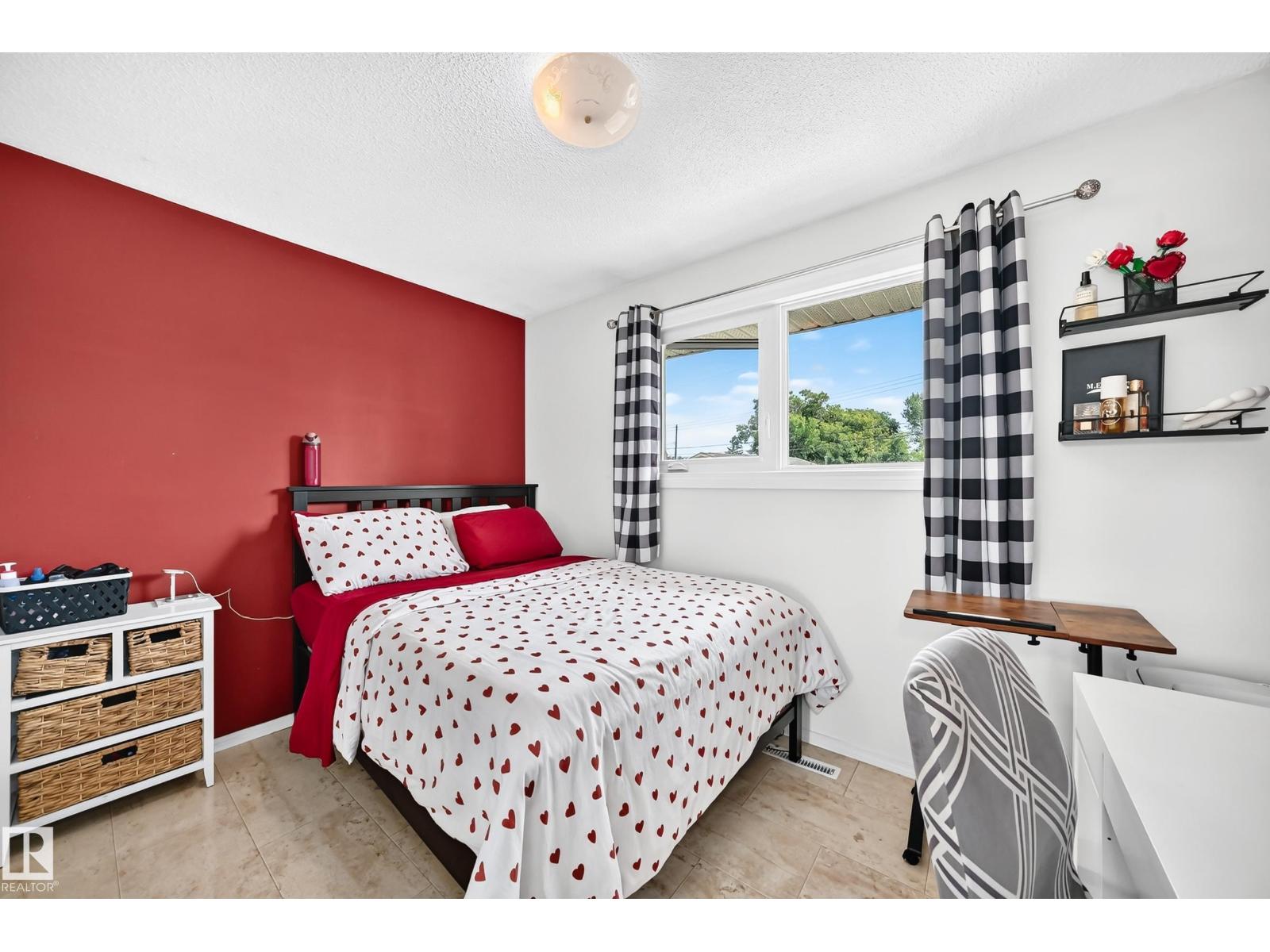 13815 62 ST NW - 25