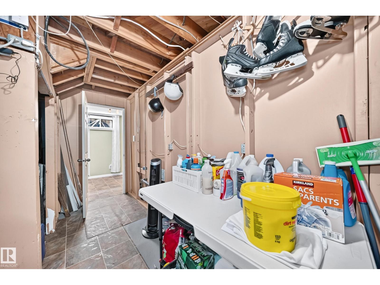 13815 62 ST NW - 46