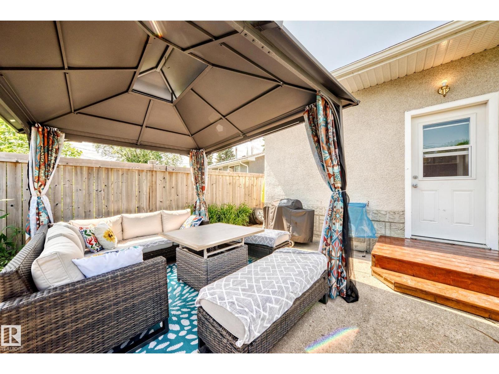 13815 62 ST NW - 54
