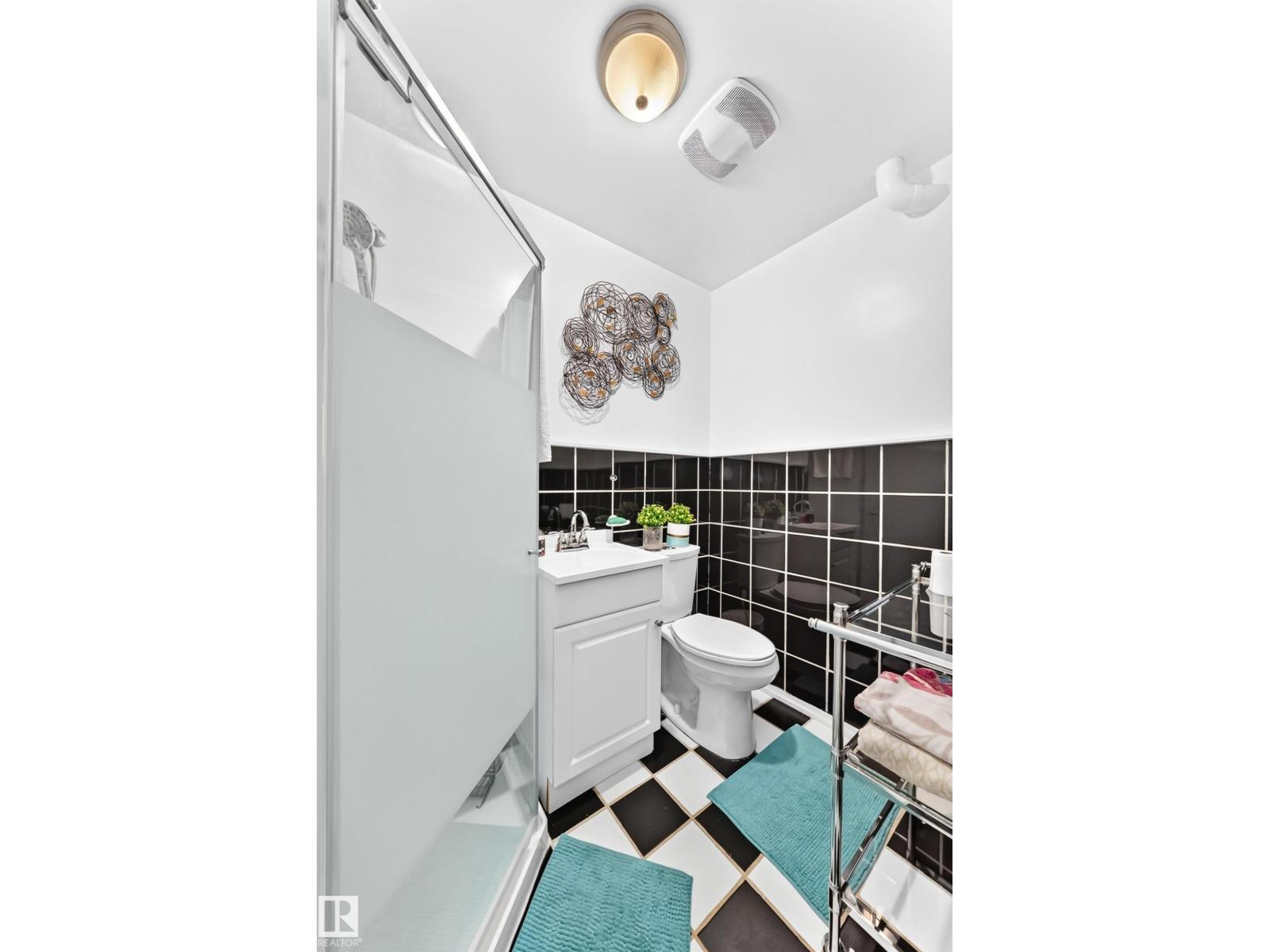 13815 62 ST NW - 44