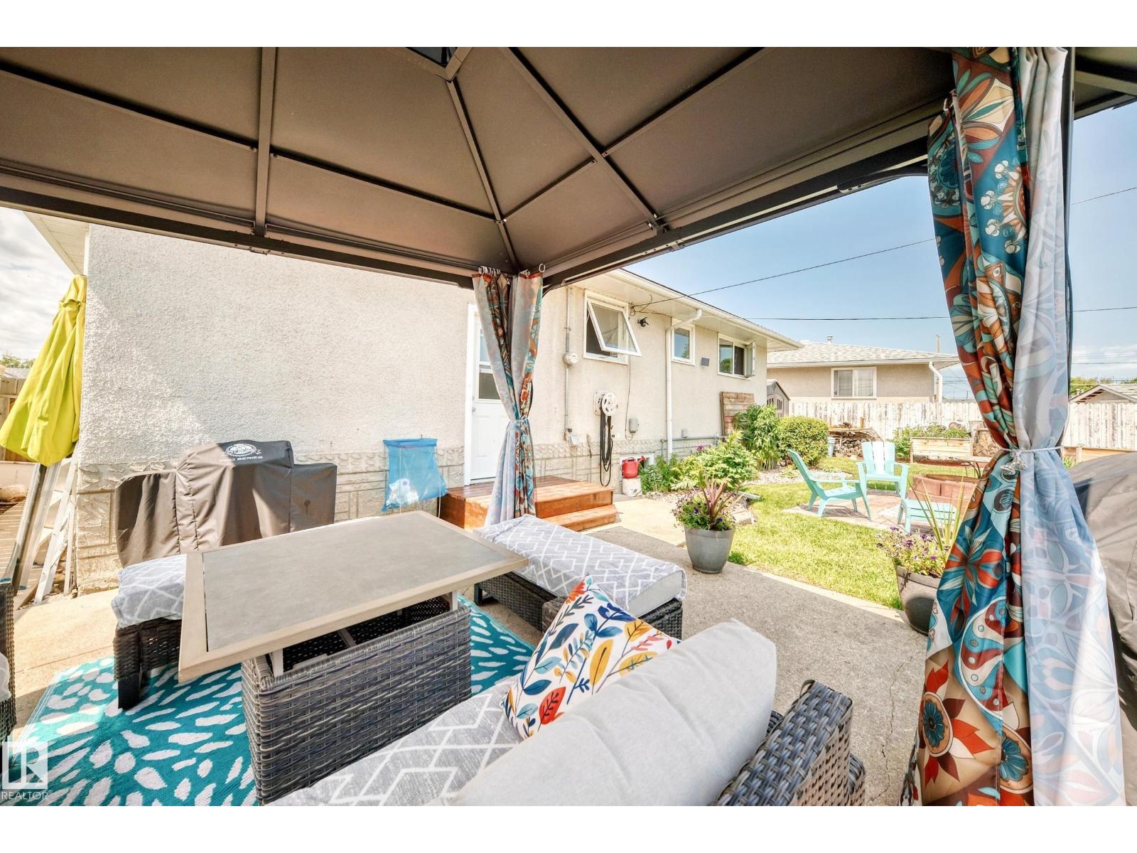 13815 62 ST NW - 56