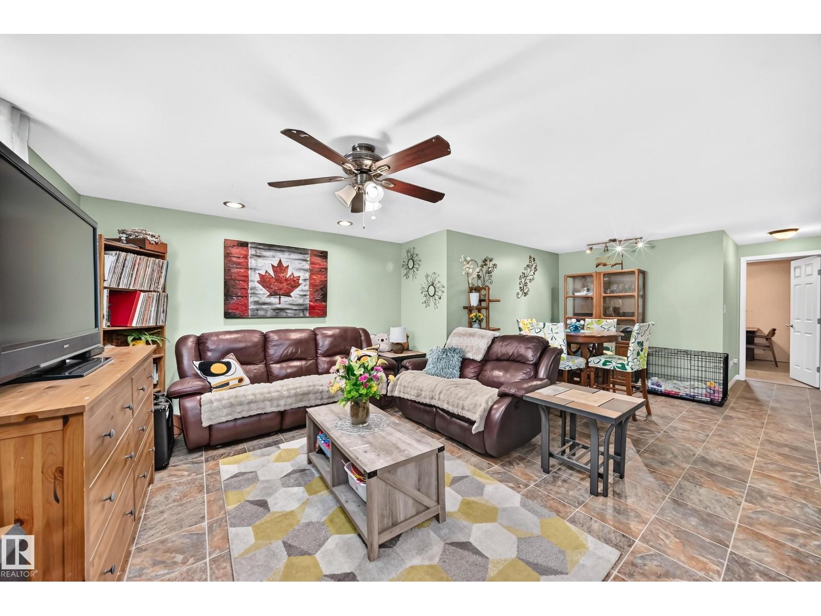 13815 62 ST NW - 32