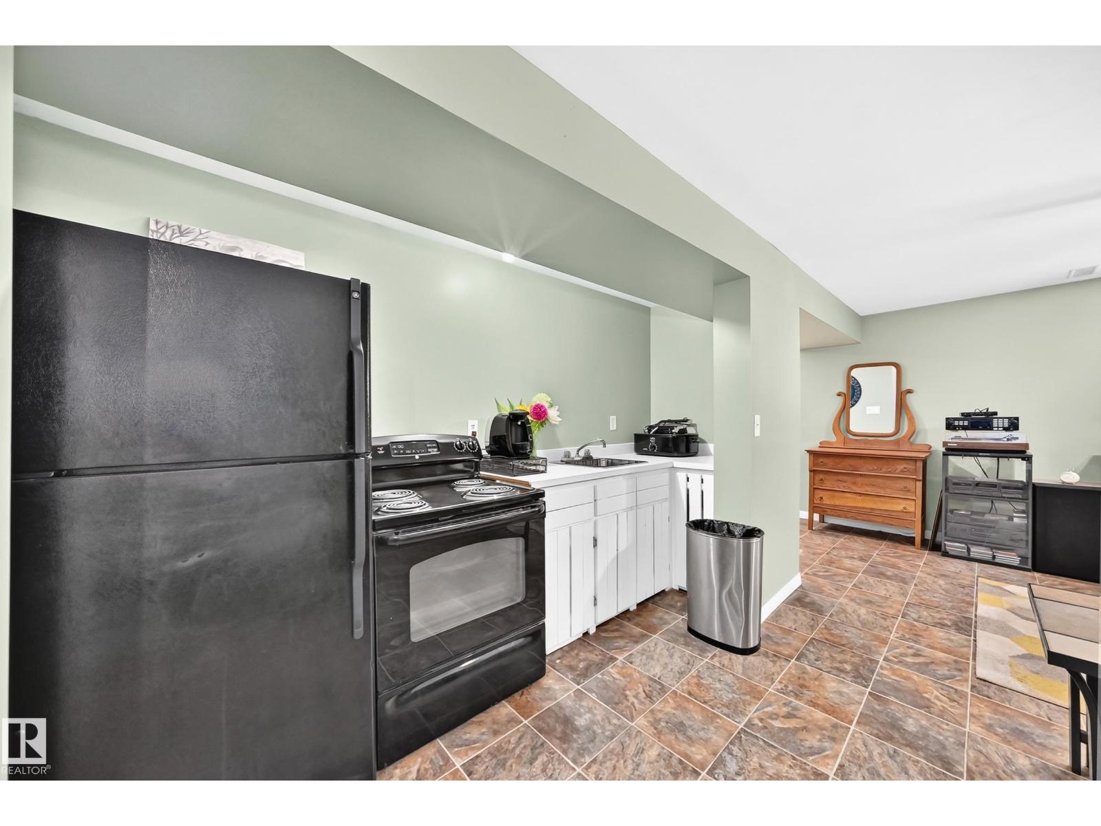 13815 62 ST NW - 37