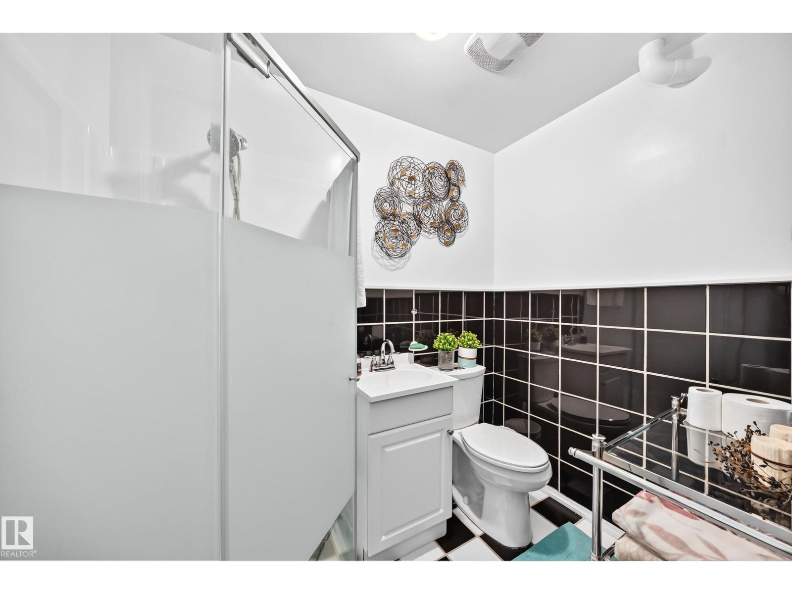 13815 62 ST NW - 43