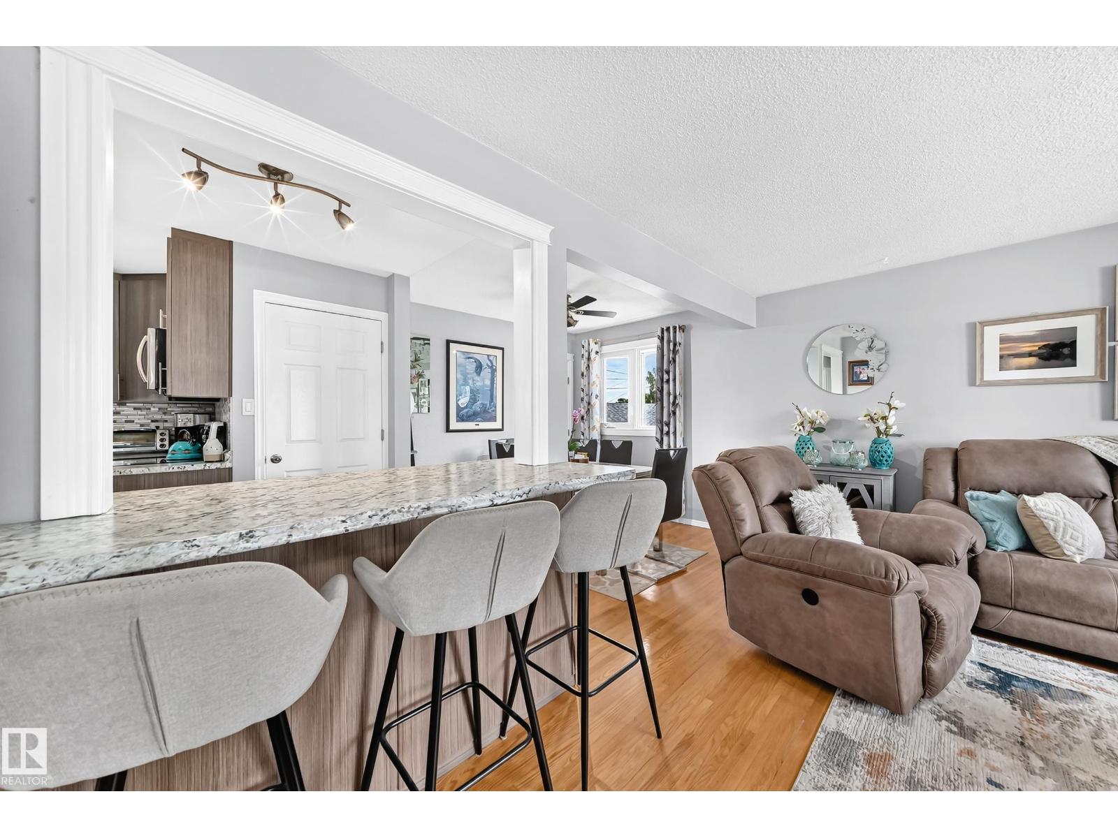 13815 62 ST NW - 8