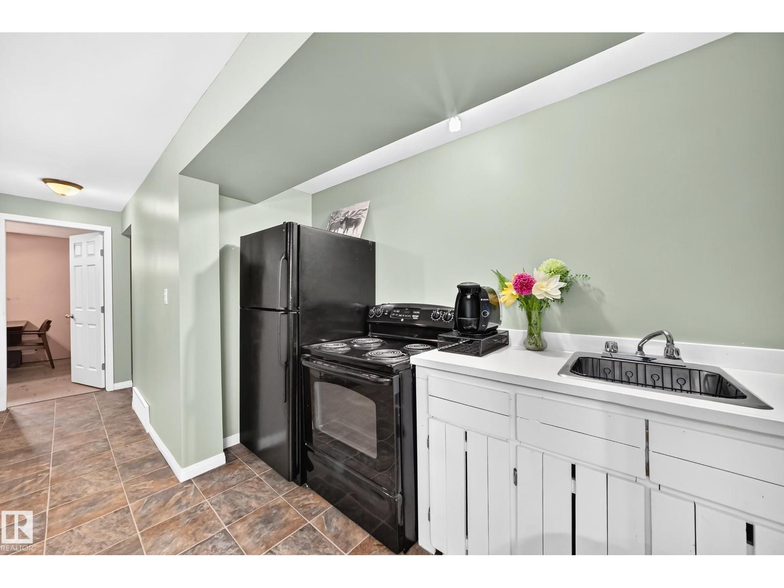 13815 62 ST NW - 38
