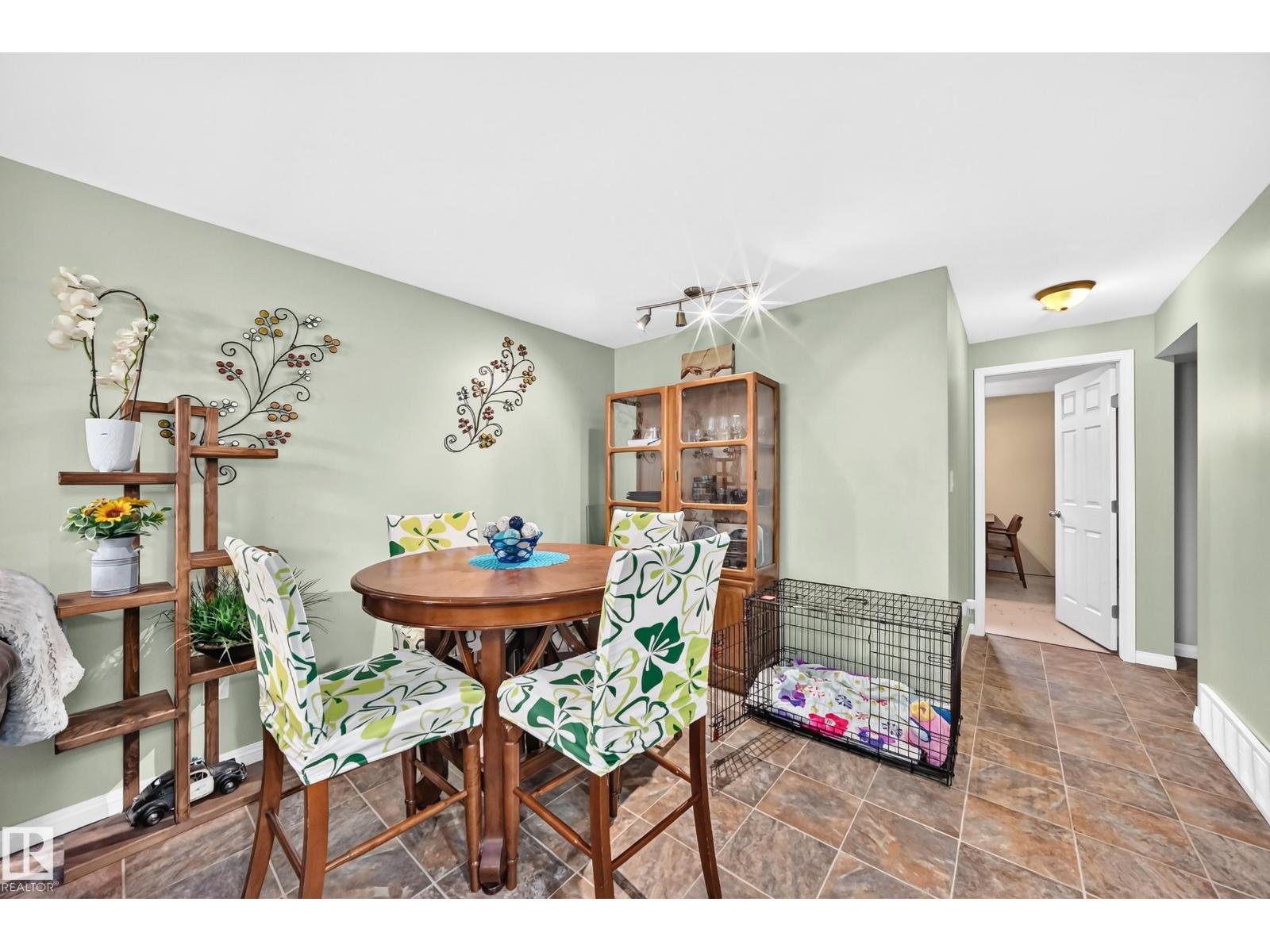 13815 62 ST NW - 35