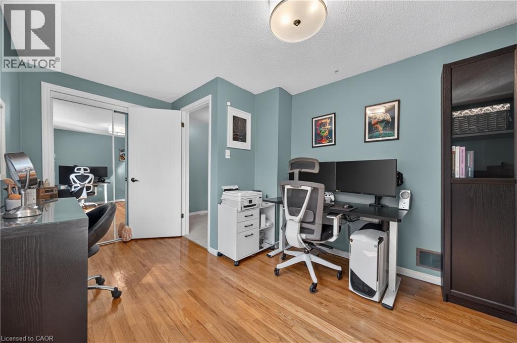 #17 129 VICTORIA Road N - Image 30