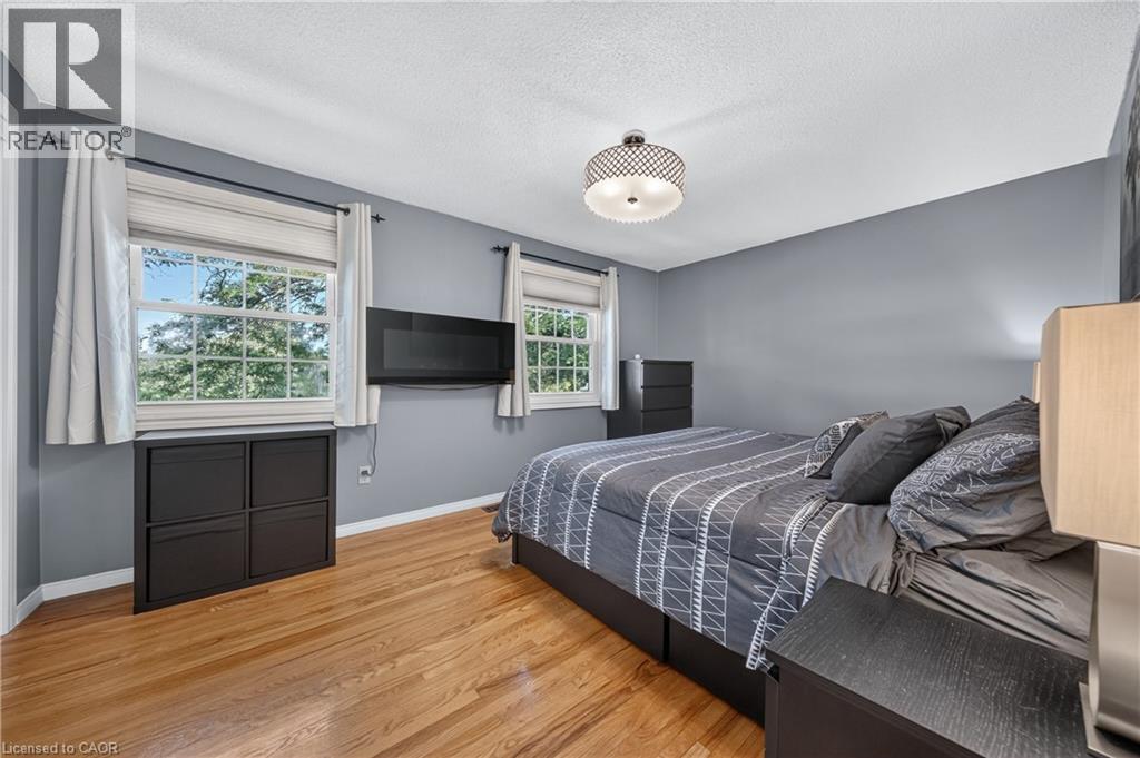 #17 129 VICTORIA Road N - Image 24