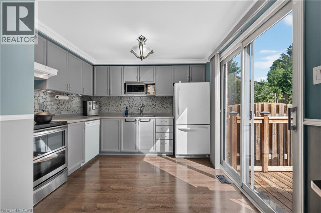 #17 129 VICTORIA Road N - Image 15