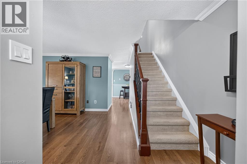 #17 129 VICTORIA Road N - Image 5