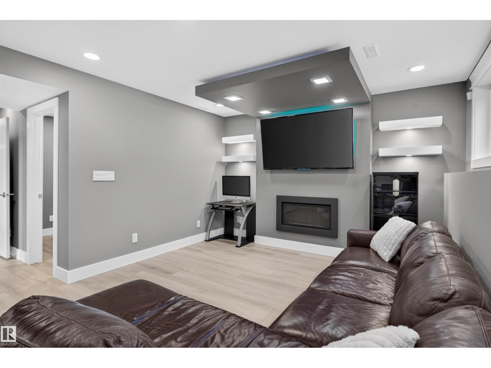 3911 67 ST NW - 59