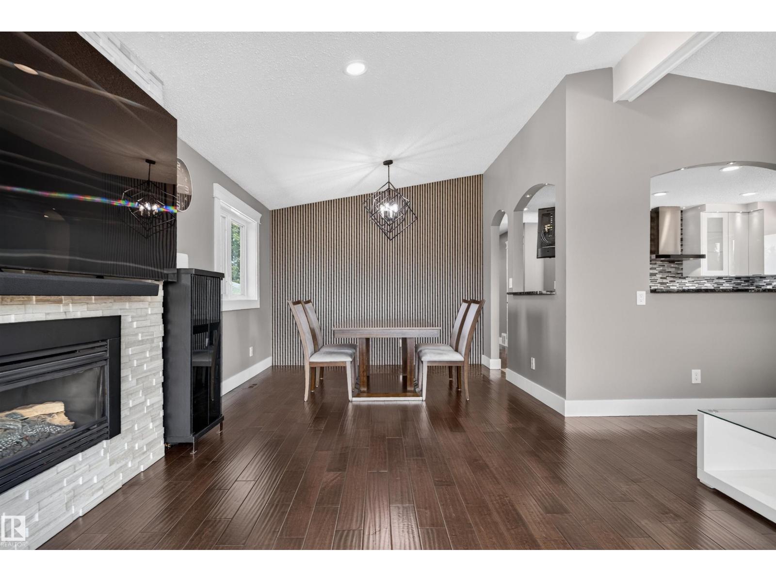 3911 67 ST NW - 19