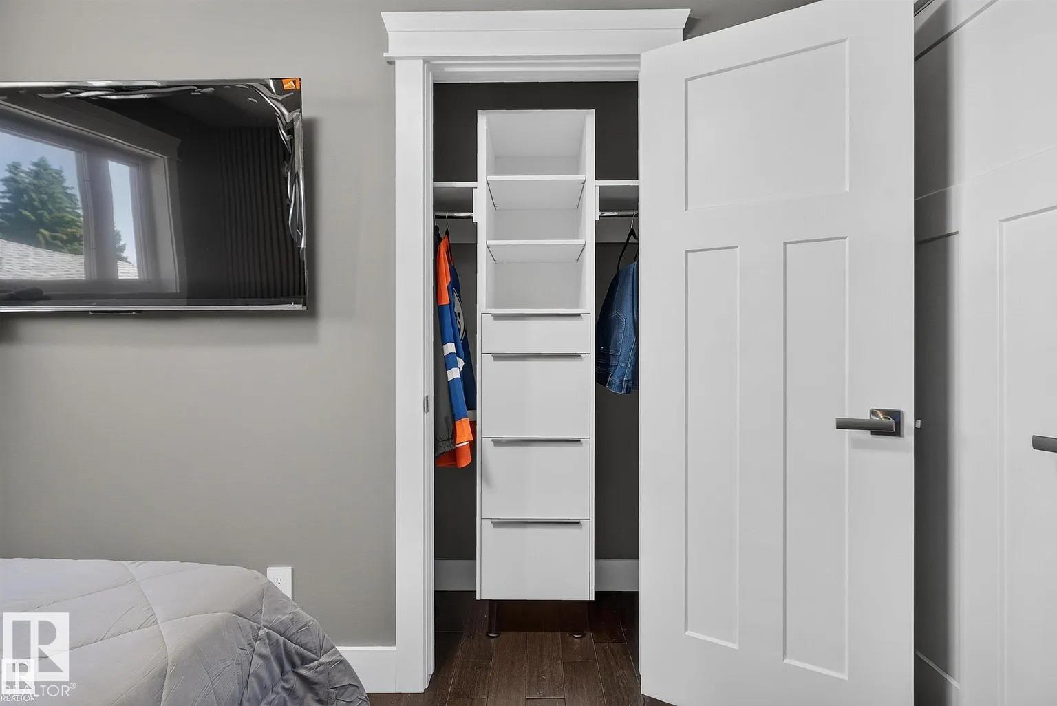3911 67 ST NW - 44
