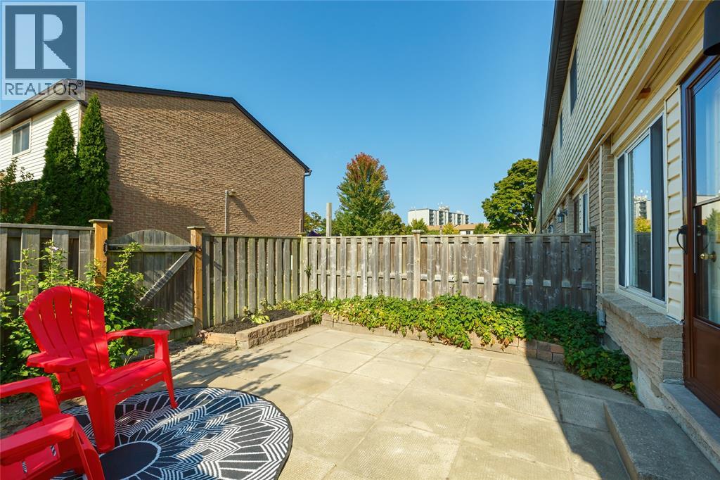 #69 215 TRUDEAU DRIVE - 32