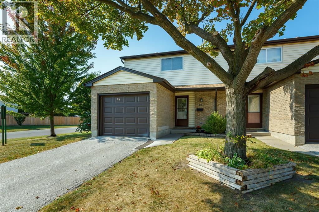 #69 215 TRUDEAU DRIVE - 4
