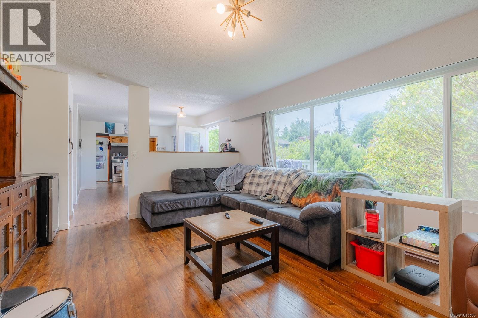 1323 Helen St - 12