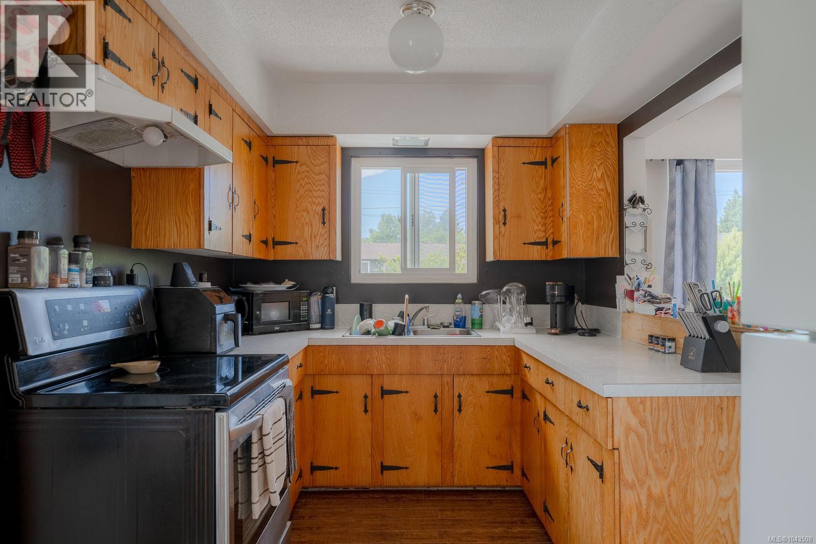 1323 Helen St - 17