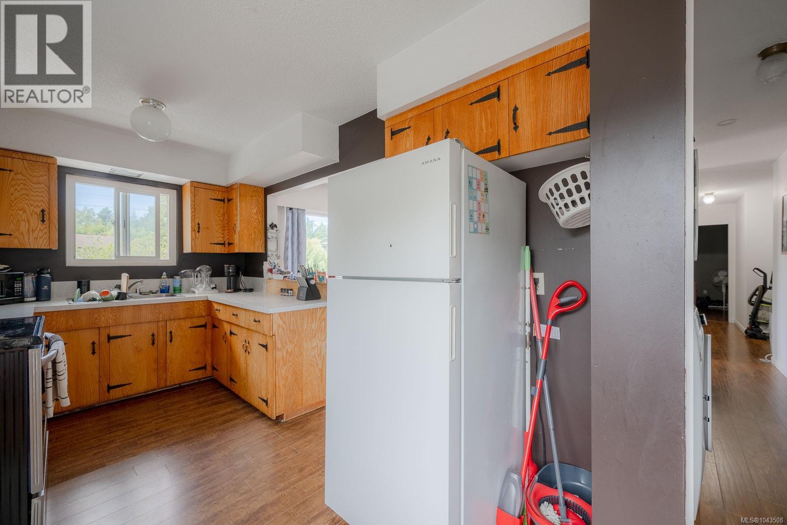 1323 Helen St - 19