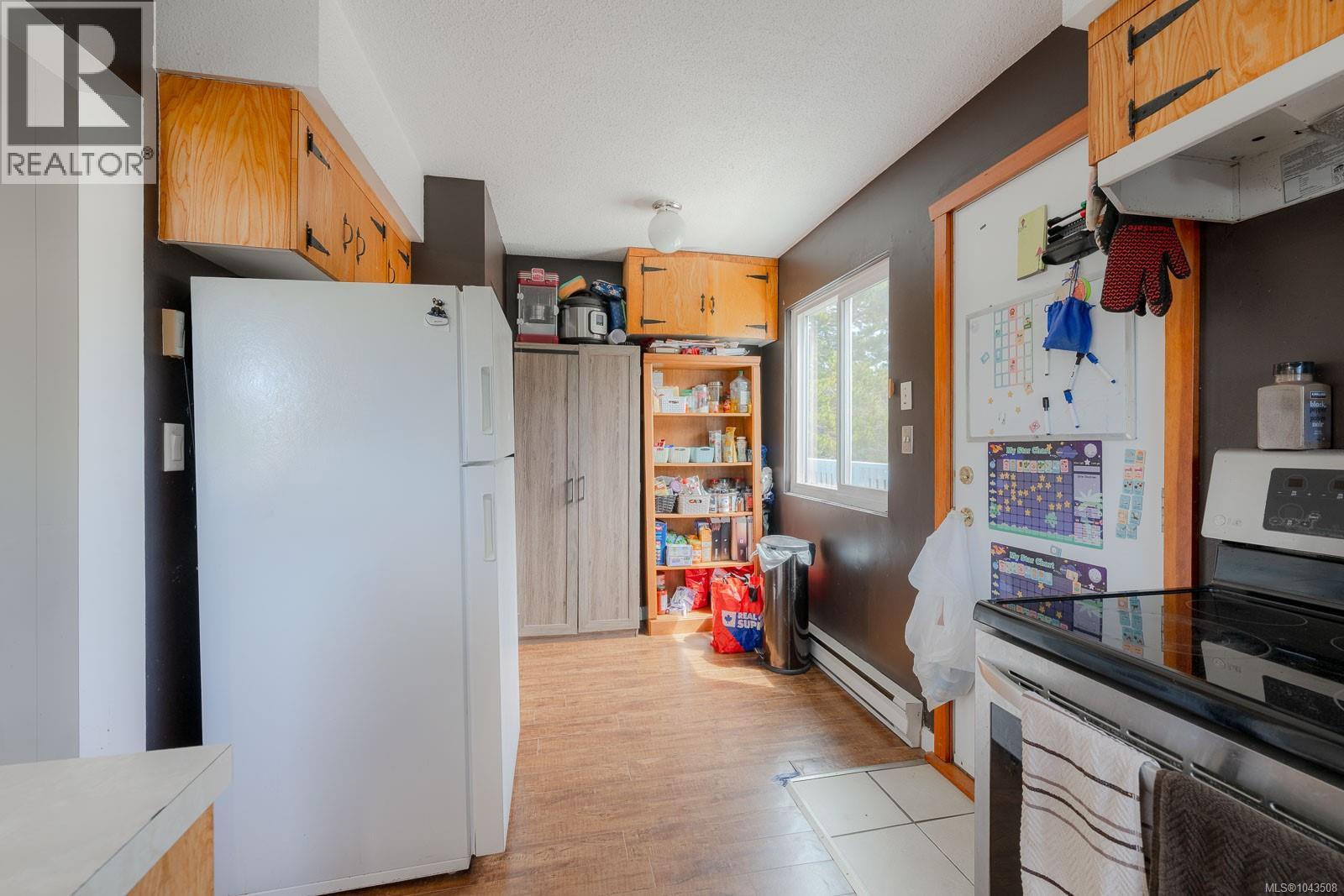 1323 Helen St - 20