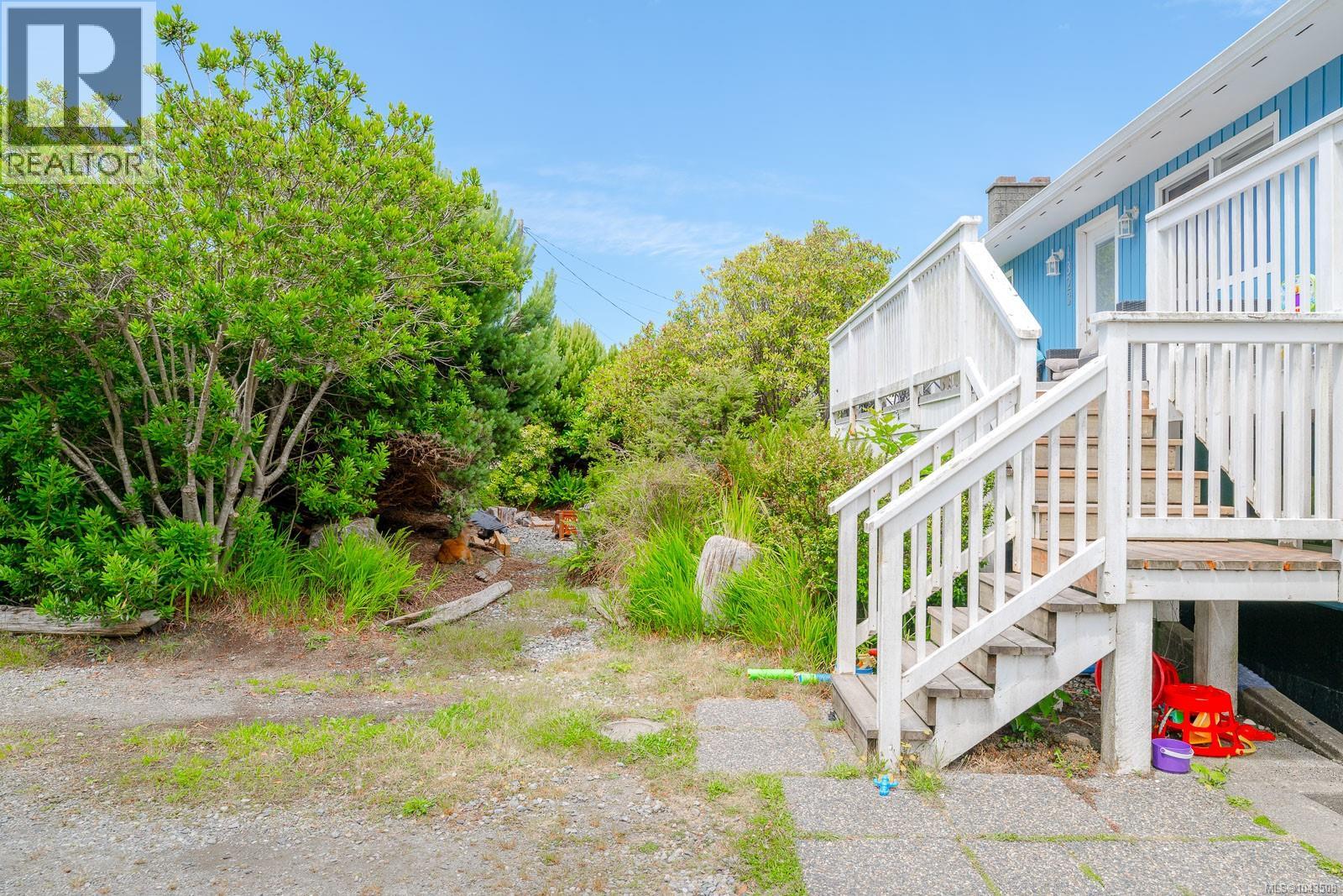 1323 Helen St - 3