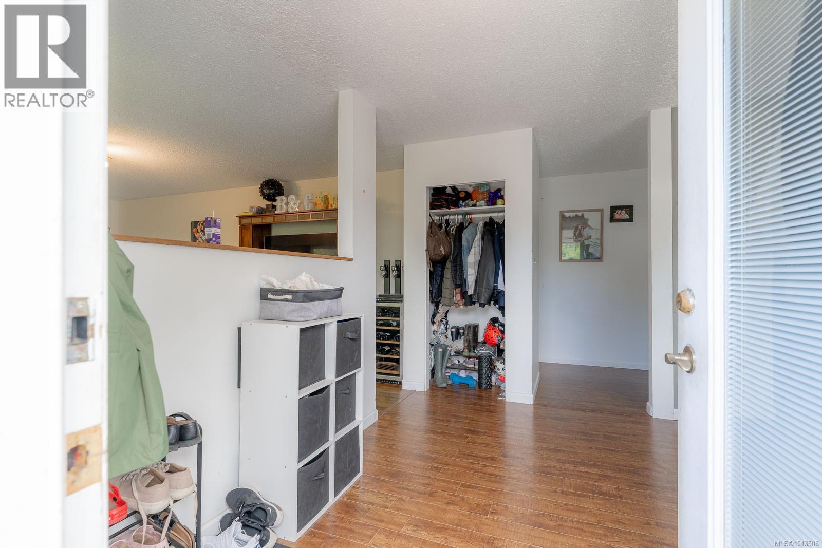 1323 Helen St - 7