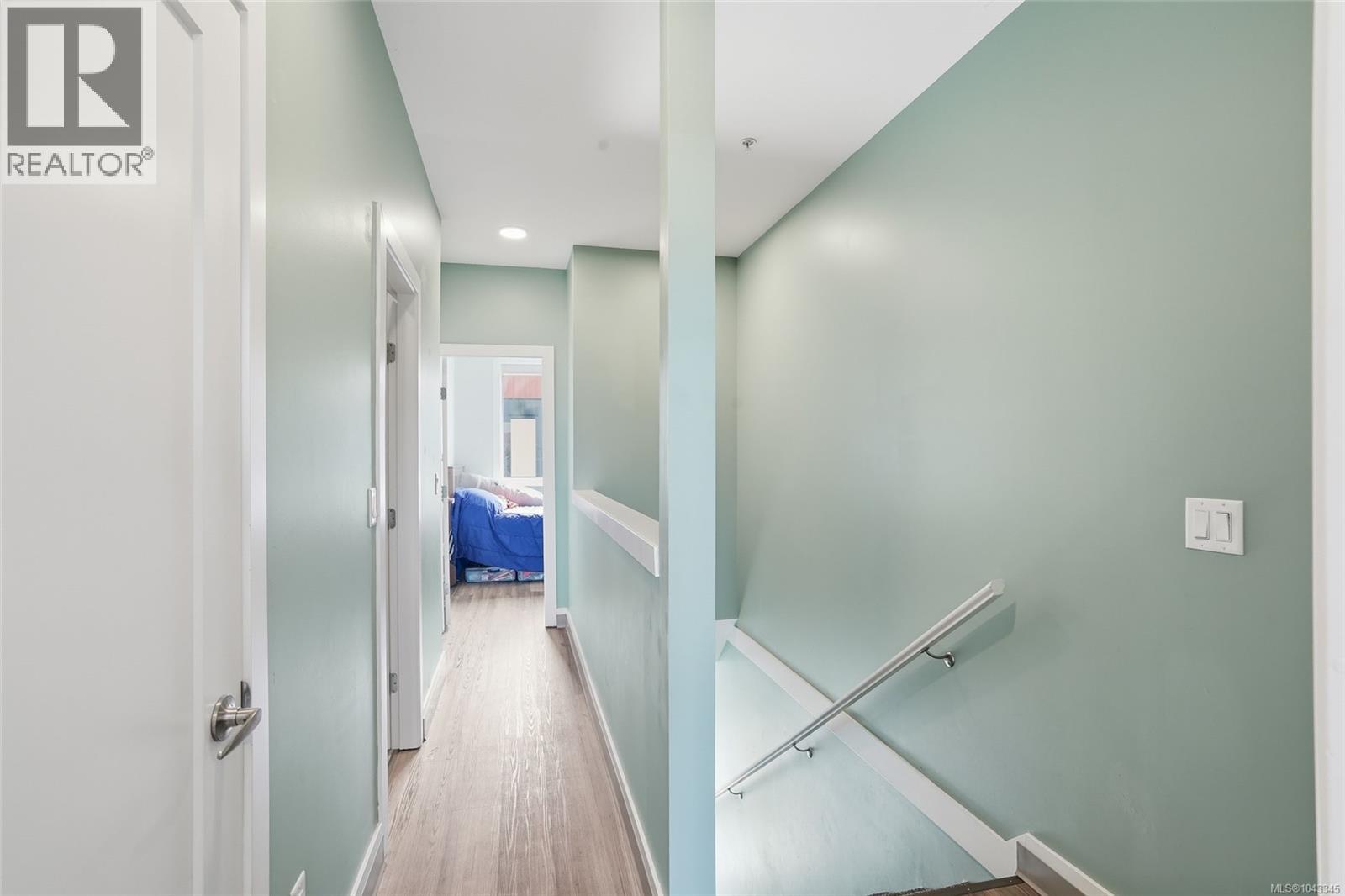 #104 1726 Kerrisdale Rd - 23