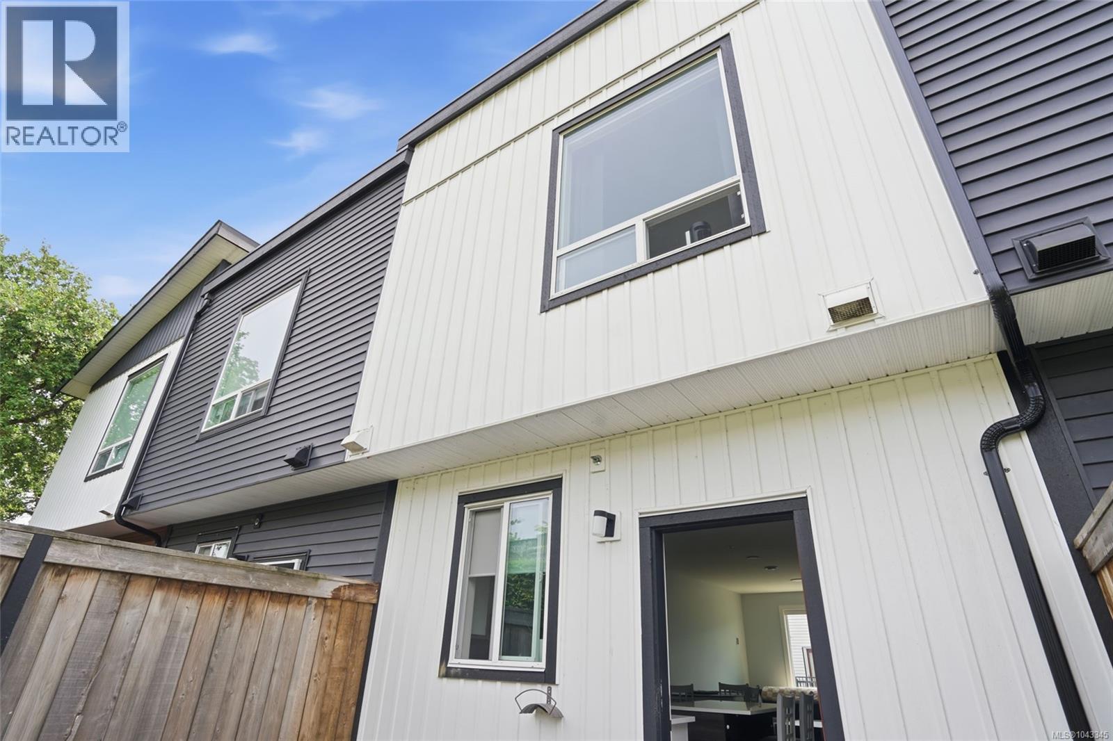 #104 1726 Kerrisdale Rd - 38