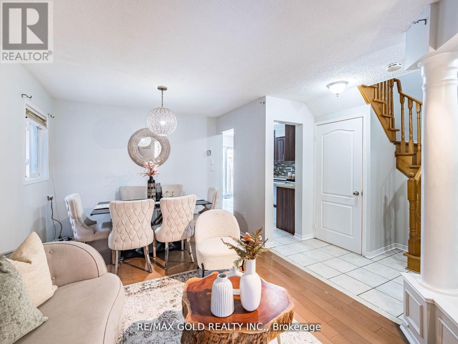 33 FIDDLENECK CRESCENT - 6