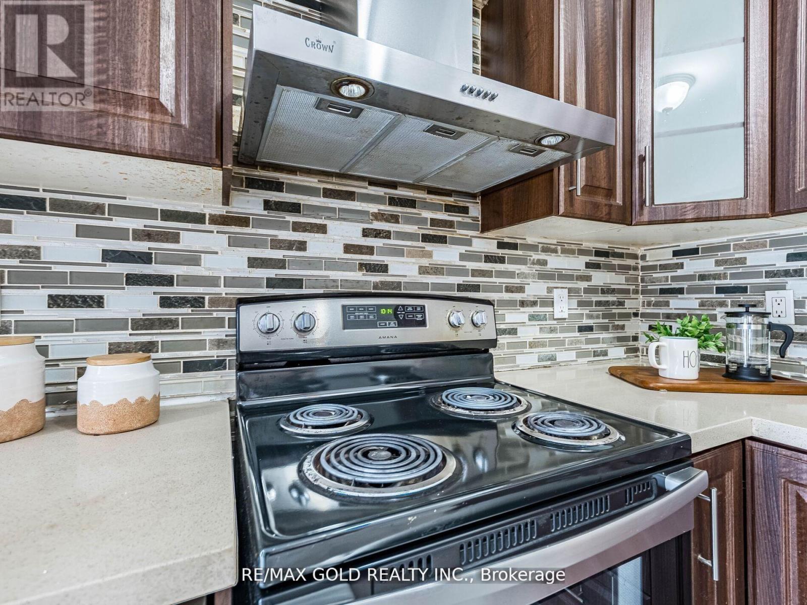 33 FIDDLENECK CRESCENT - 9