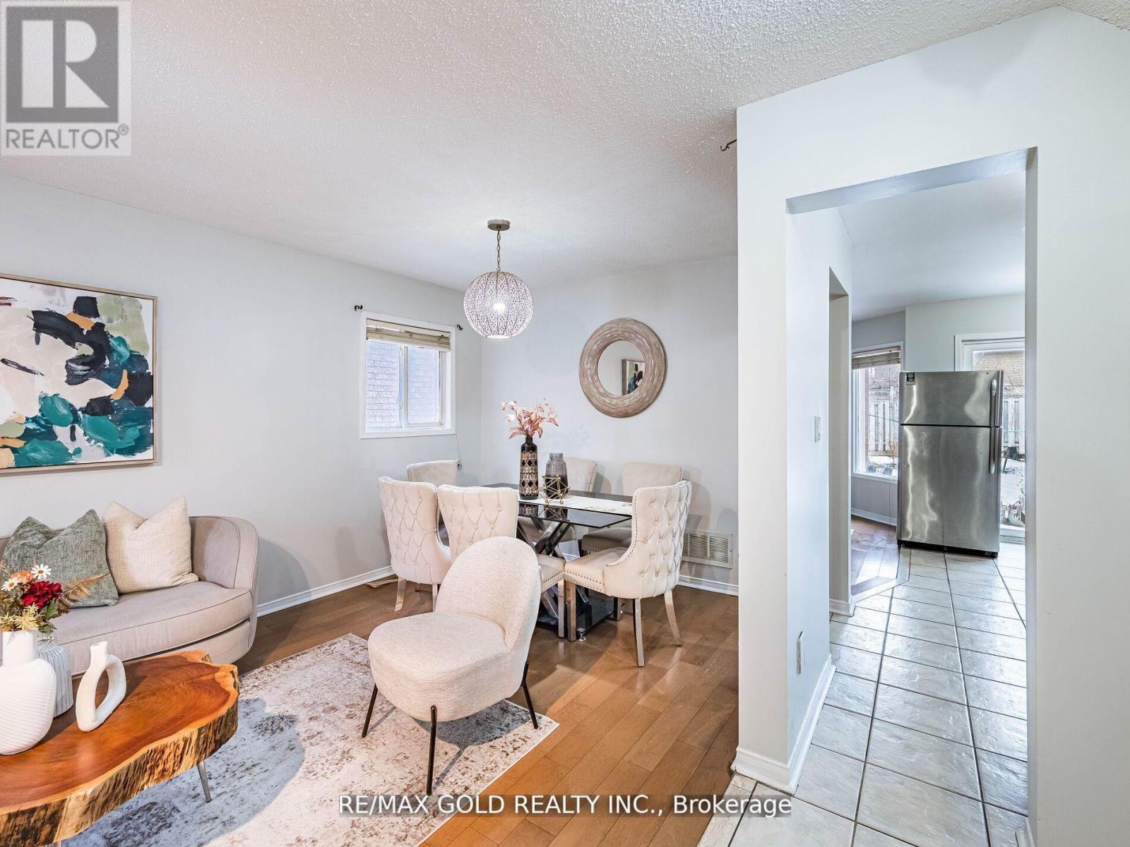 33 FIDDLENECK CRESCENT - 5