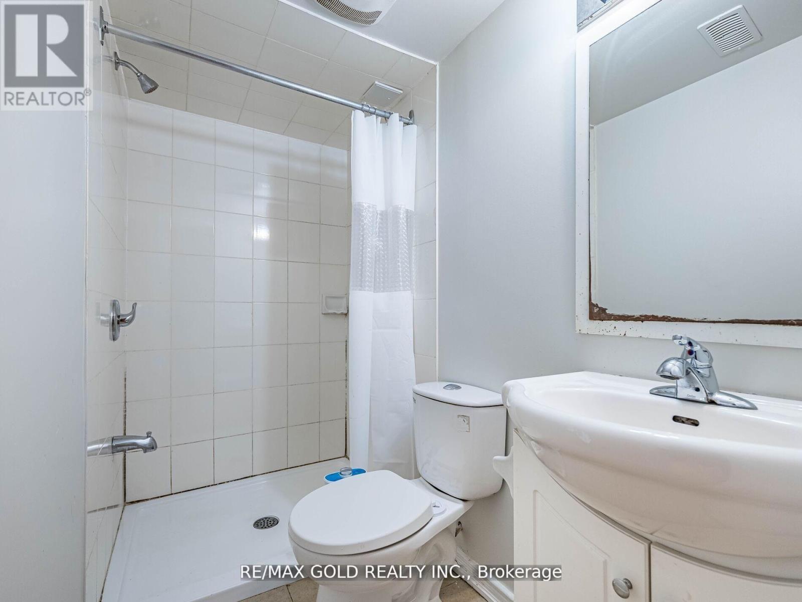 33 FIDDLENECK CRESCENT - 28