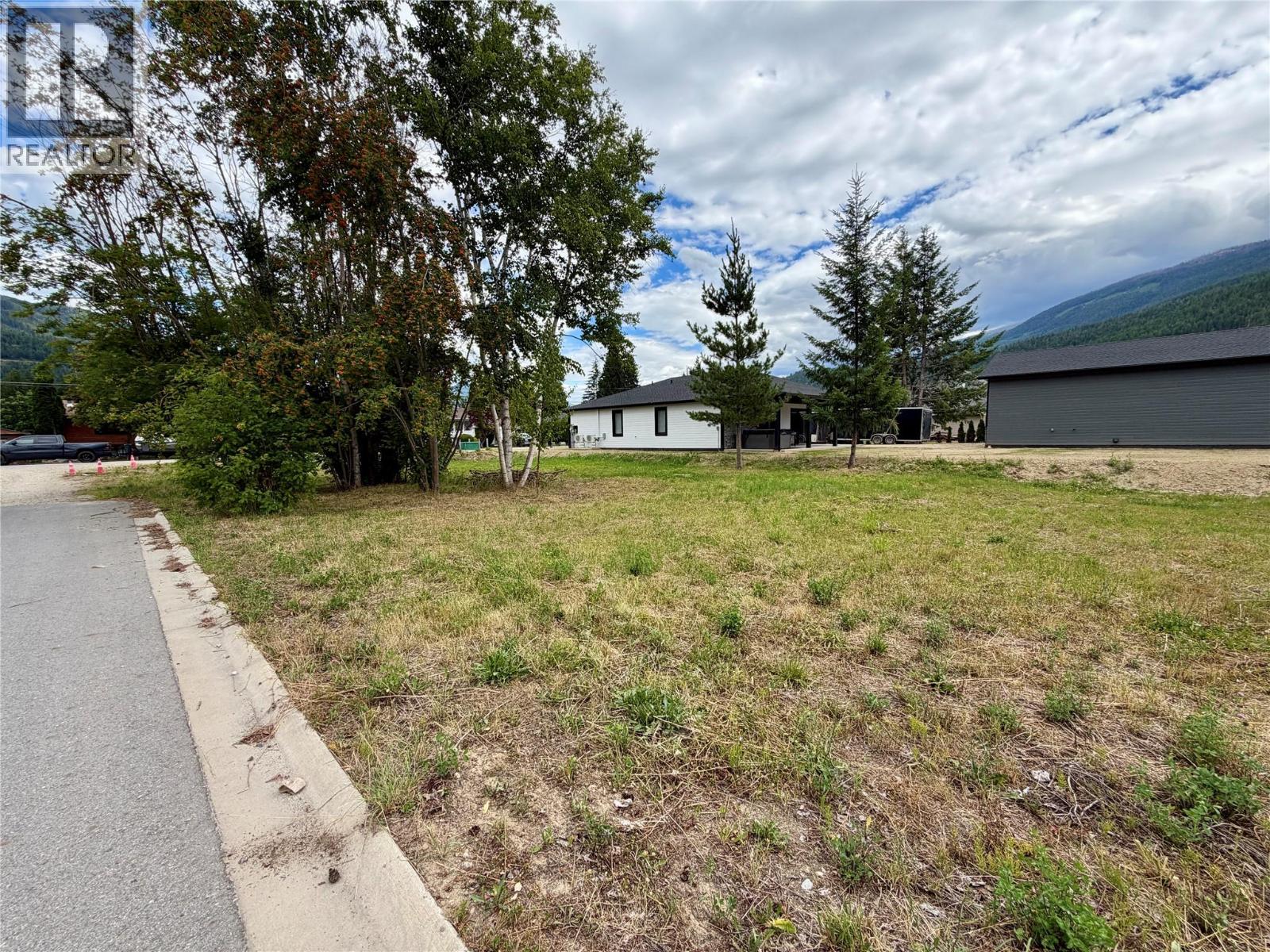  719 Parksville Street, Sicamous