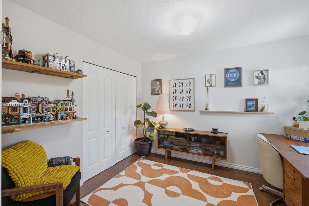 219 15991 THRIFT AVENUE, White Rock