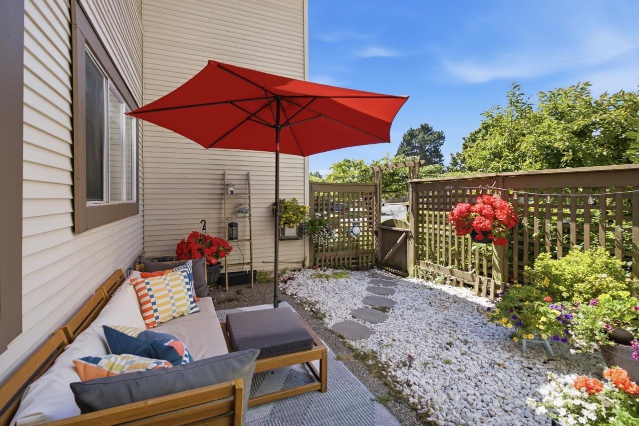 219 15991 THRIFT AVENUE, White Rock
