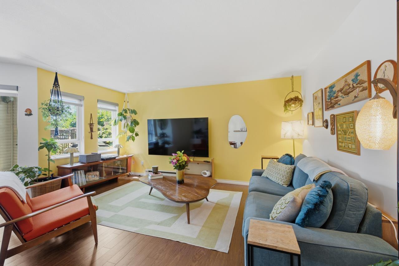 219 15991 THRIFT AVENUE, White Rock