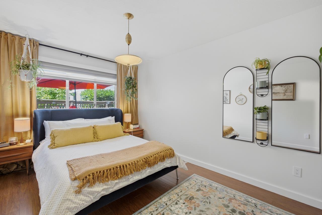 219 15991 THRIFT AVENUE, White Rock