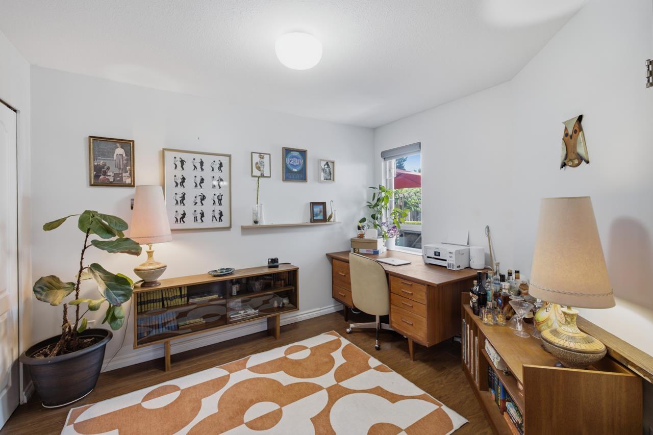 219 15991 THRIFT AVENUE, White Rock