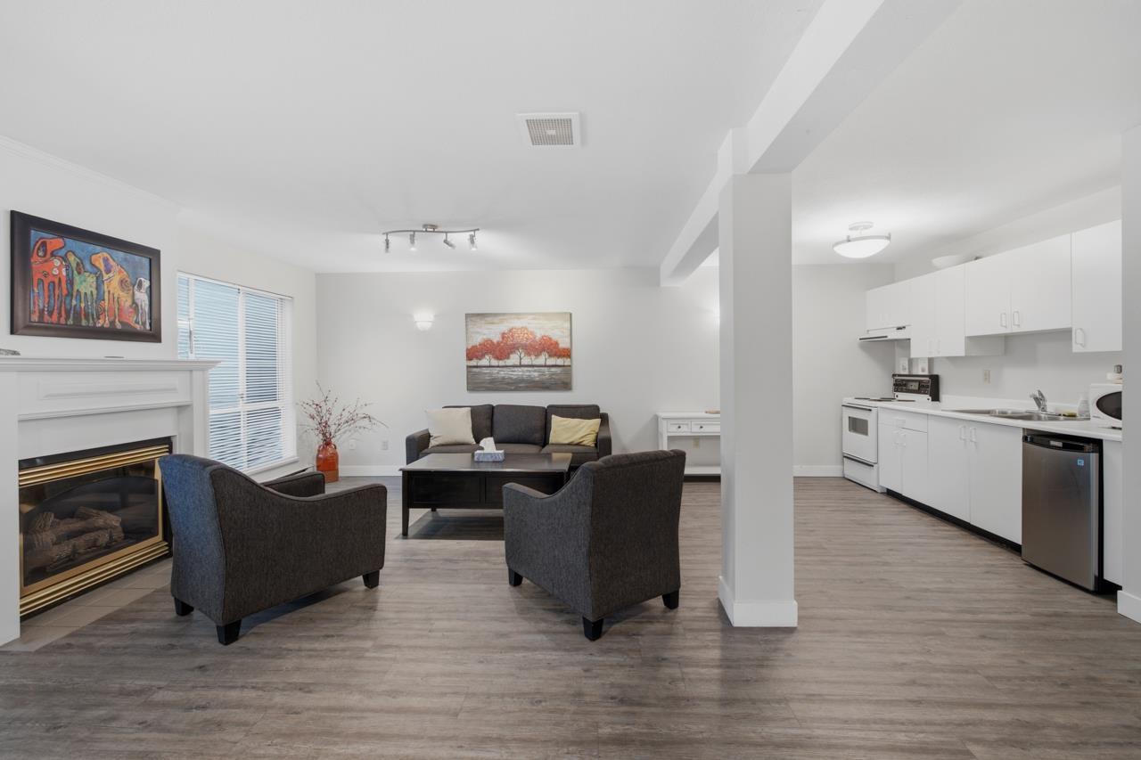 219 15991 THRIFT AVENUE, White Rock